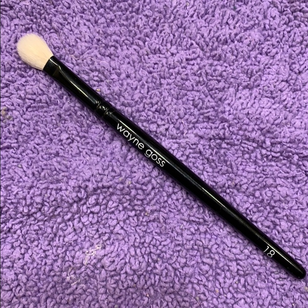 Wayne Goss #18 Eye Shadow Blending brush